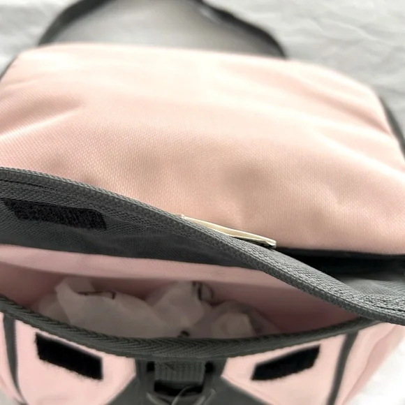 Roots 73 Pink and Gray insulated lunch Bag - Picture 3 of 10